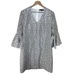 Abbey Glass Gray Pebble Wren Dress Size Large 3/4 Bell Sleeve